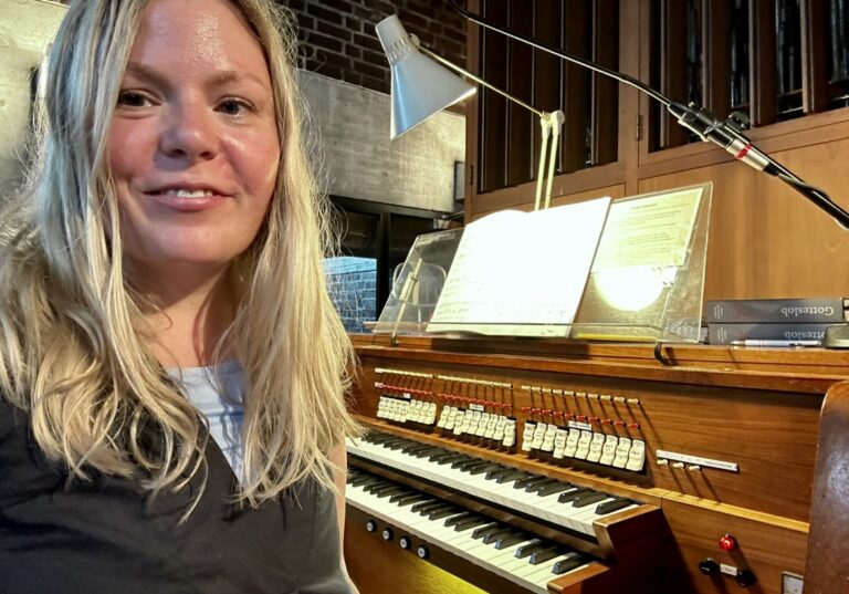Organistin Walcker Orgel Fürstenried