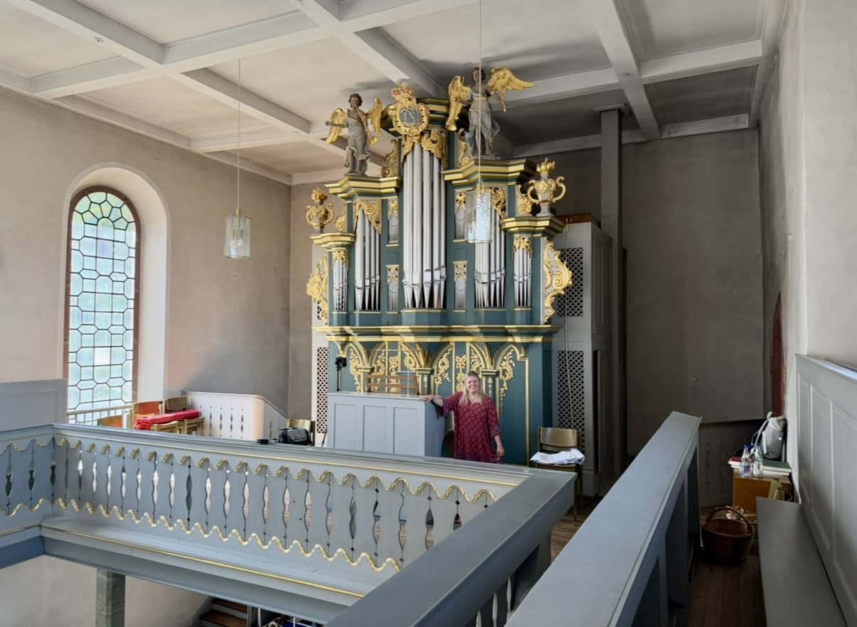 Organistin Kegelladen-Orgel Reinheim