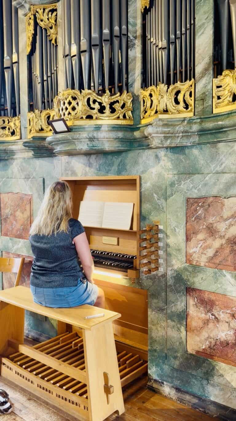 Organistin Ehrlich Orgel Unterschuepf