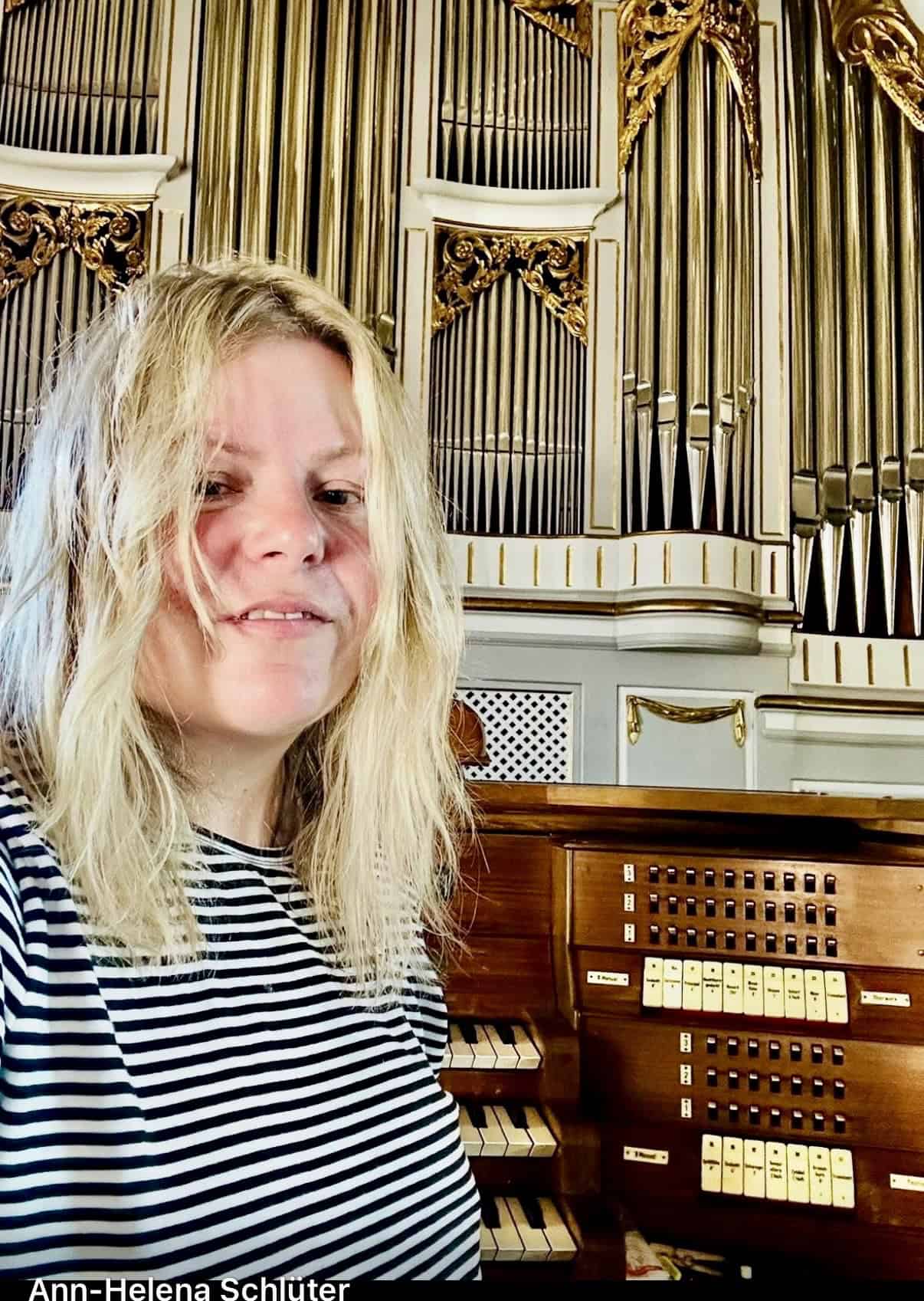 sweet organistin und pianistin